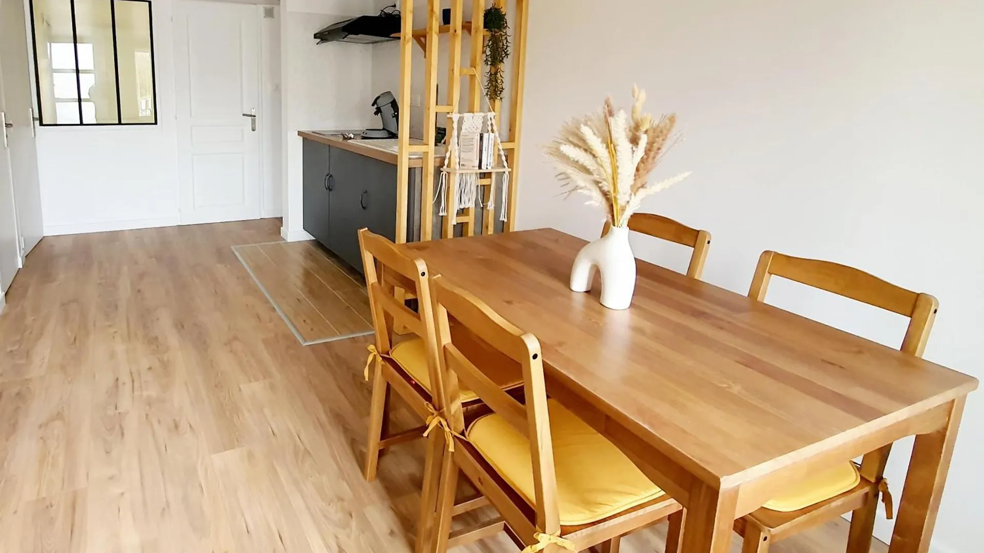 T2 Prive-8Min De Lyon-Parking Prive-Terrasse Apartment Irigny