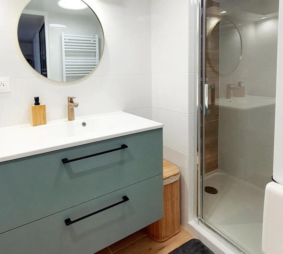 T2 Prive-8Min De Lyon-Parking Prive-Terrasse Apartment Irigny 0*,