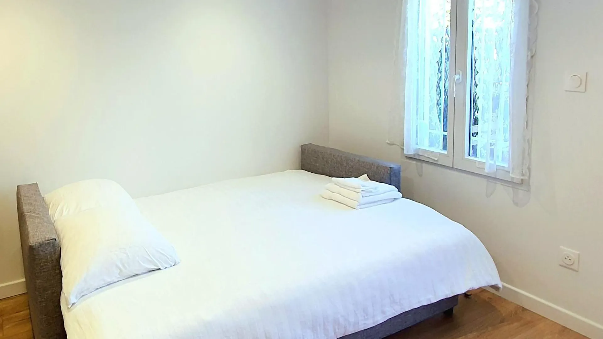 T2 Prive-8Min De Lyon-Parking Prive-Terrasse Apartment Irigny 0*,