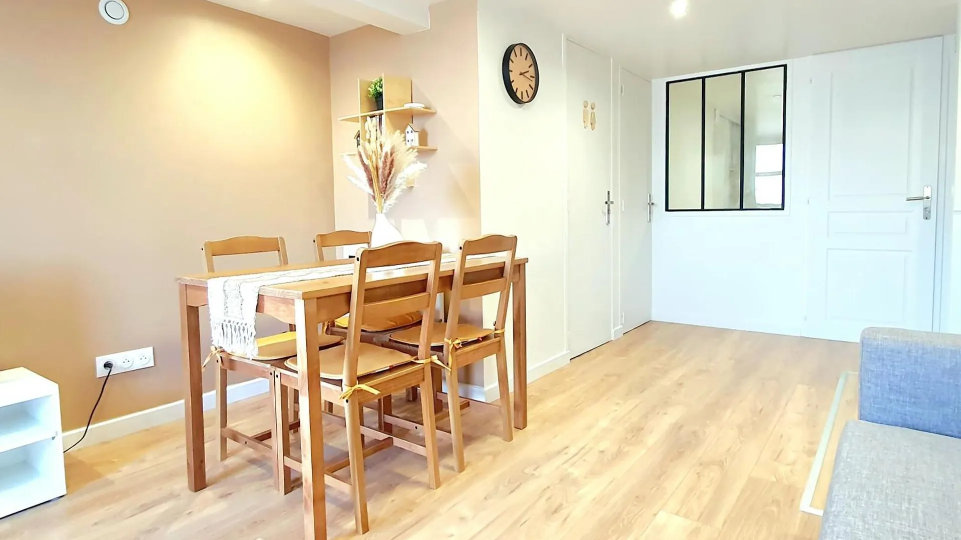 T2 Prive-8Min De Lyon-Parking Prive-Terrasse Apartment Irigny