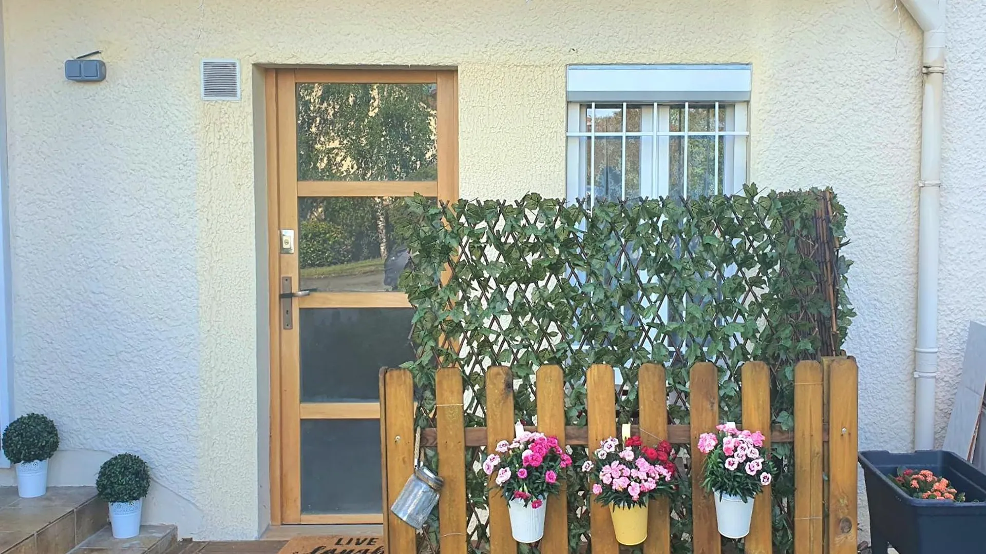 T2 Prive-8Min De Lyon-Parking Prive-Terrasse Apartment Irigny France